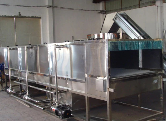 Electric Water Spray Cooling Tunnel Beer Spray Sterilizer Spray Heated Water Tunnel Sterilization With Conveyor For Juice